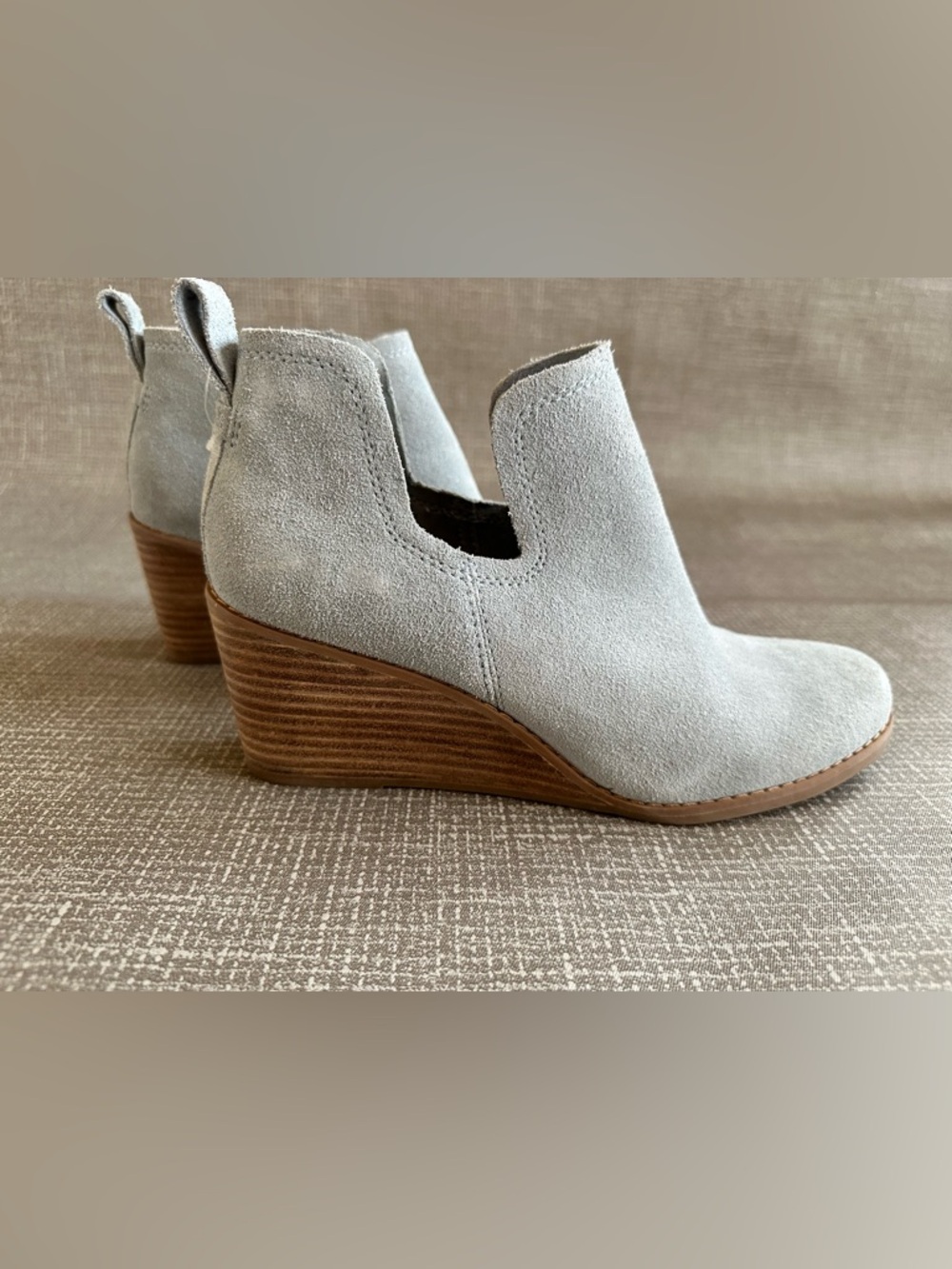 TOMS Suede Wedge Ankle Booties Dusty Blue Gray Slip On Comfort Womens 8.5